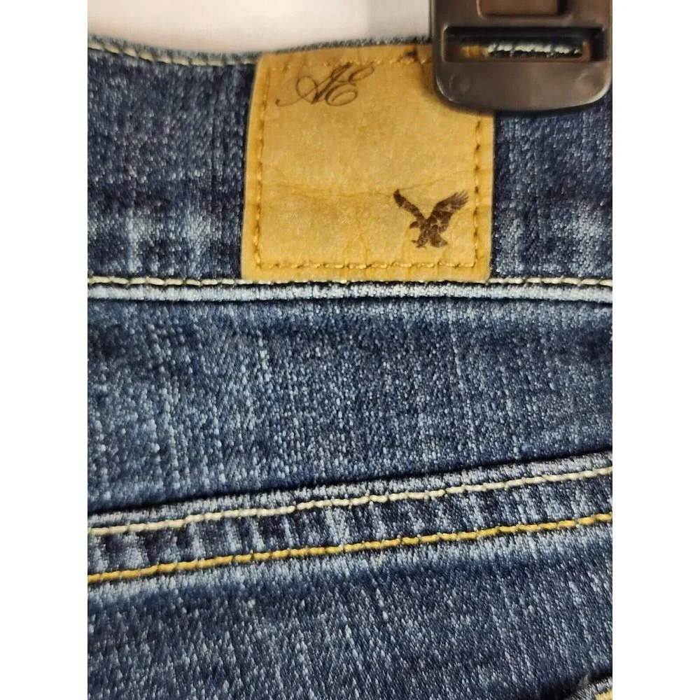 American Eagle Jean Shorts Womens Size 2 Blue Denim Stretch Embroidered Pockets - Picture 10 of 12